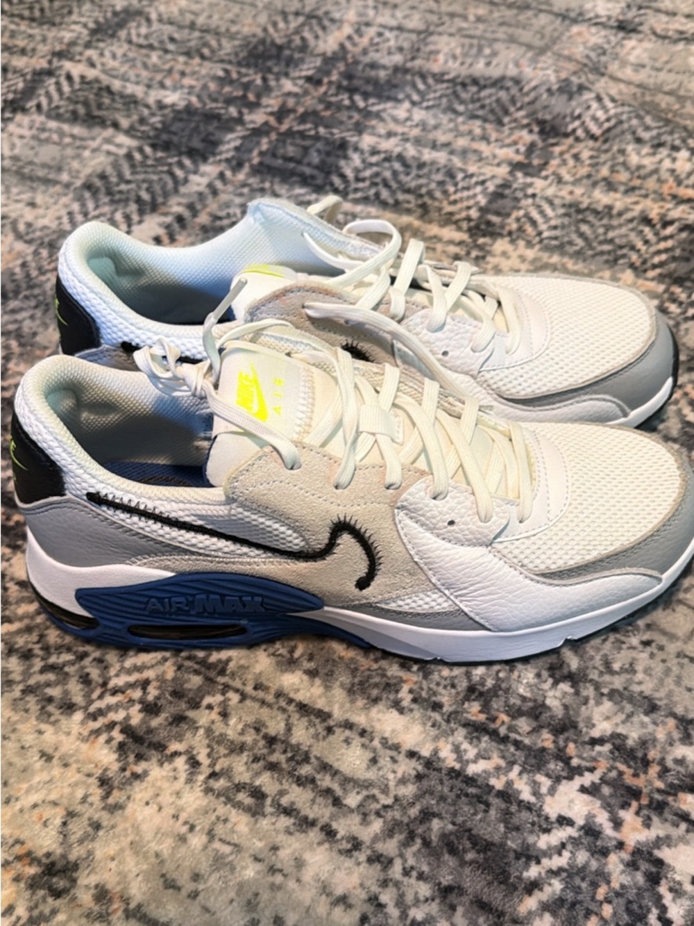 Nike Men’s Air Max Excee Size 9 - Brand New